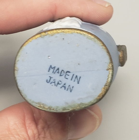 Vintage Porcelain Japanese Mini Vase - Picture 9 of 9